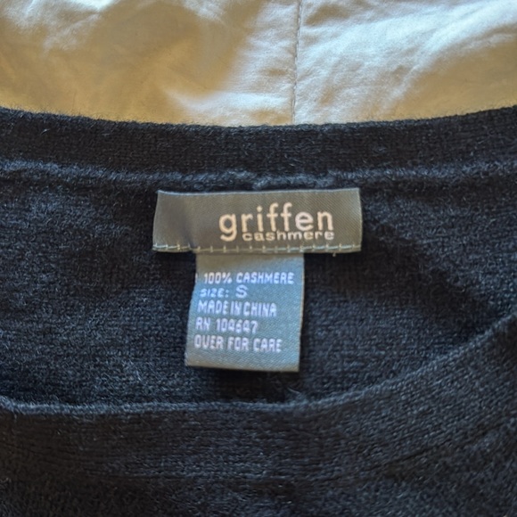 Griffin Cashmere Black Sweater with Fringe. Size Small. 100% Cashmere - Picture 2 of 6